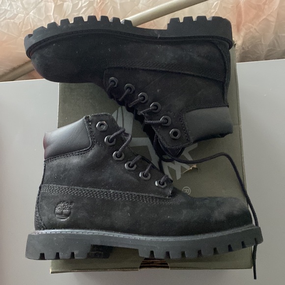 KIDS CLASSIC TIMBERLAND BOOT - Picture 6 of 6